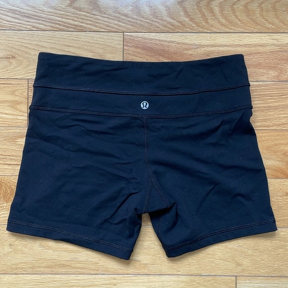 Lululemon Wunder Under Shorts - Picture 2 of 7
